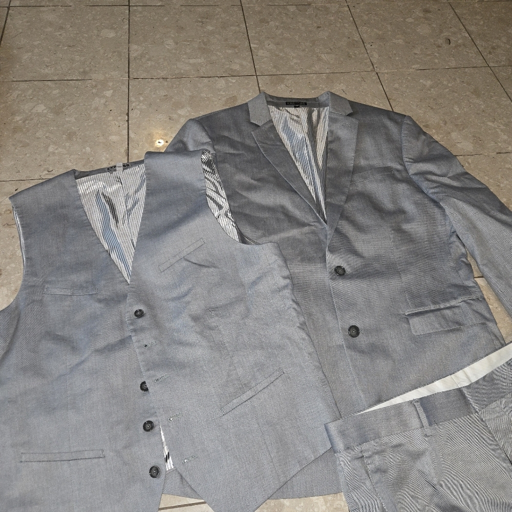 Express 3 Piece Gray Suit - Producer 42R 33x32